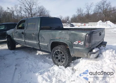 2002 Chevrolet Silverado 1500Hd Lt z USA, uszkodzony, nr VIN 1GCGK13U32F167319